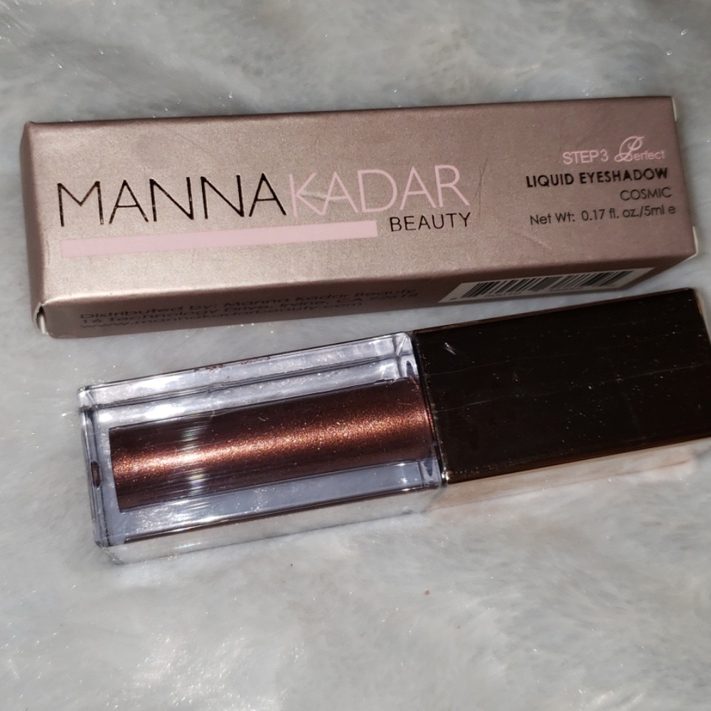 NEW Manna kadar eye shadow Cosmic